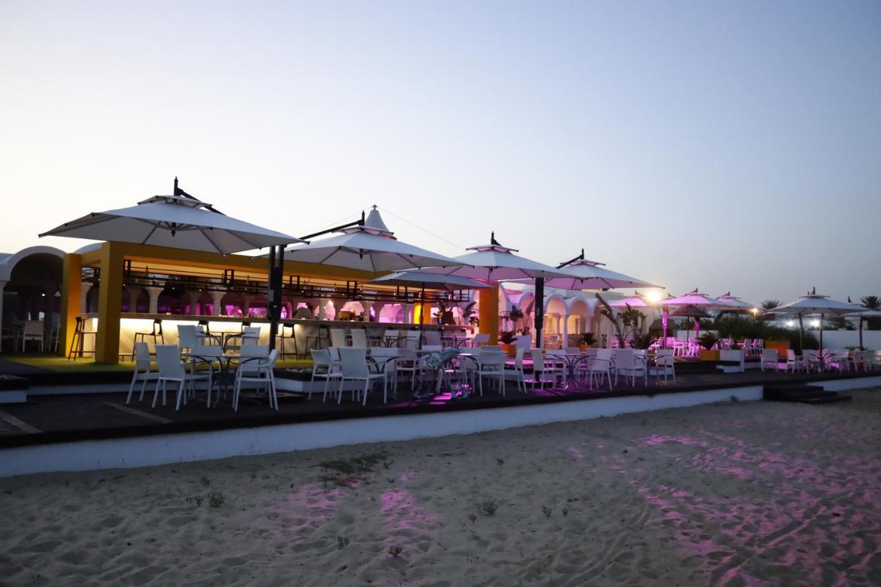 The Mirage Resort & Spa Хамамет Екстериор снимка The beach at the Jumeirah Beach Hotel