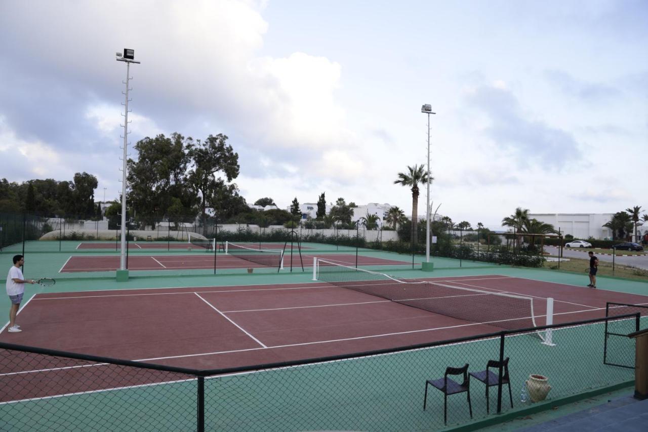 The Mirage Resort & Spa Хамамет Екстериор снимка Tennis courts at the La Jolla Tennis Club