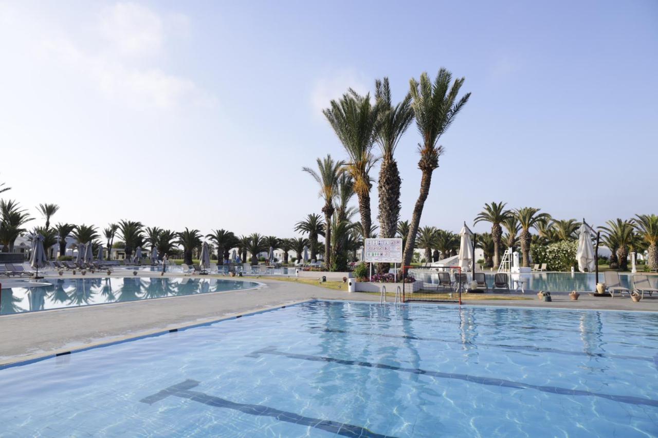 The Mirage Resort & Spa Хамамет Екстериор снимка Pool at the Dan Hotel