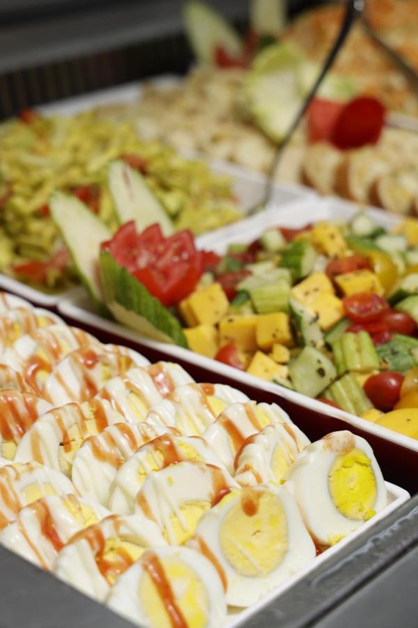 The Mirage Resort & Spa Хамамет Екстериор снимка A salad of mango, avocado, and lime