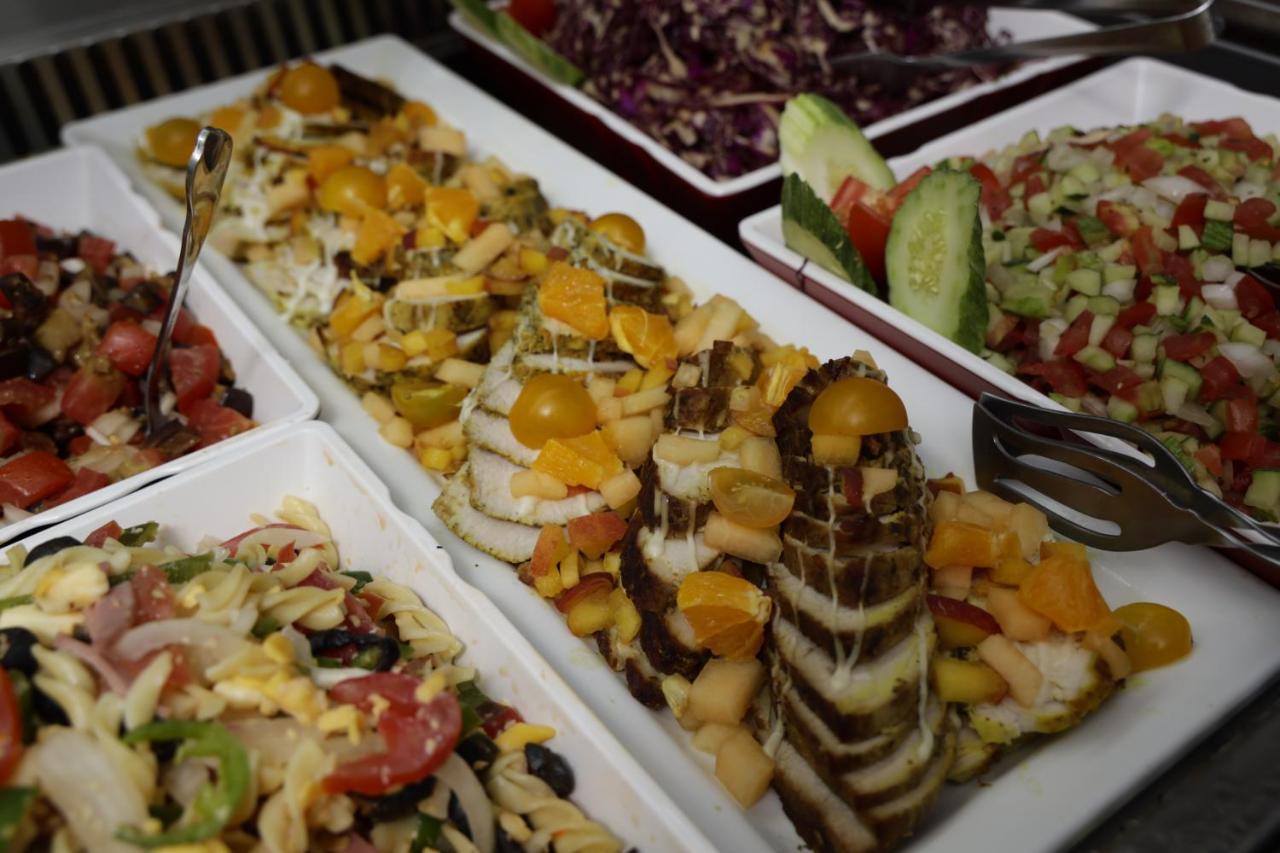 The Mirage Resort & Spa Хамамет Екстериор снимка A selection of salads